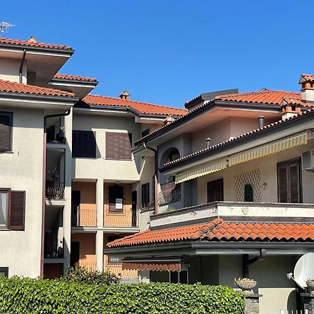 Lovingstresa 2 Brand New Apartment Εξωτερικό φωτογραφία