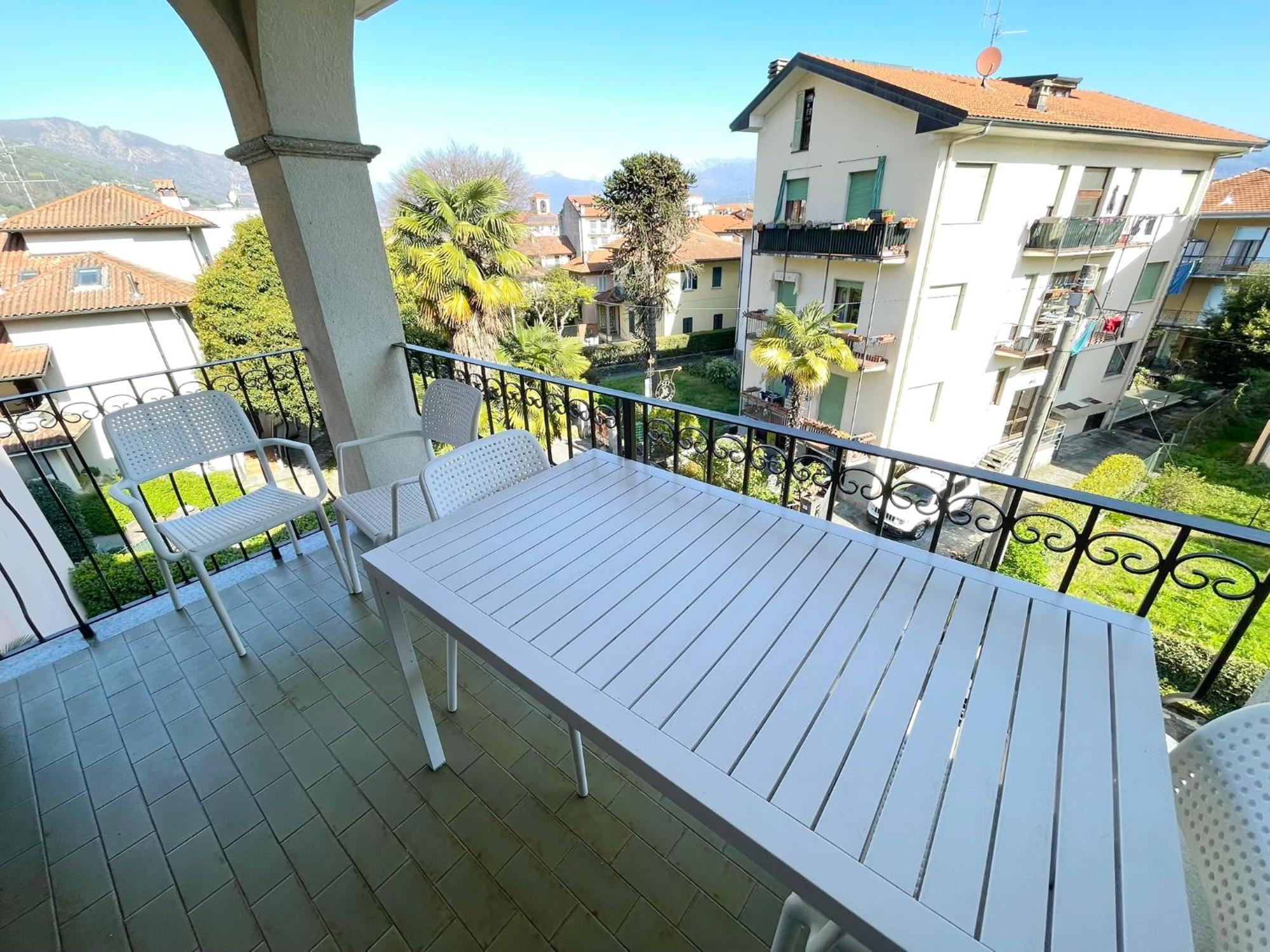Lovingstresa 2 Brand New Apartment Εξωτερικό φωτογραφία